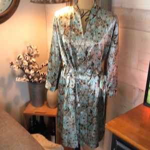 Adonna Silky like robe. L